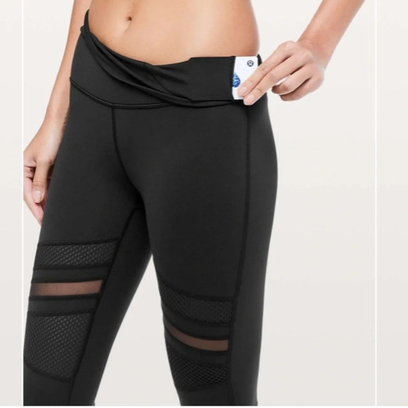 Lululemon Wunder Under High-Rise Tight *Mix & Mesh 28"
Black 21352 - Picture 3 of 14